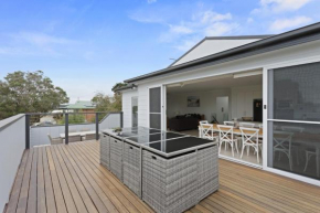 Sanctuary Lodge by Ready Set Stay - BYO LINEN & TOWELS